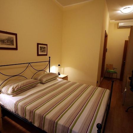 Bed And Breakfast Centrostorico Sarnico Bagian luar foto
