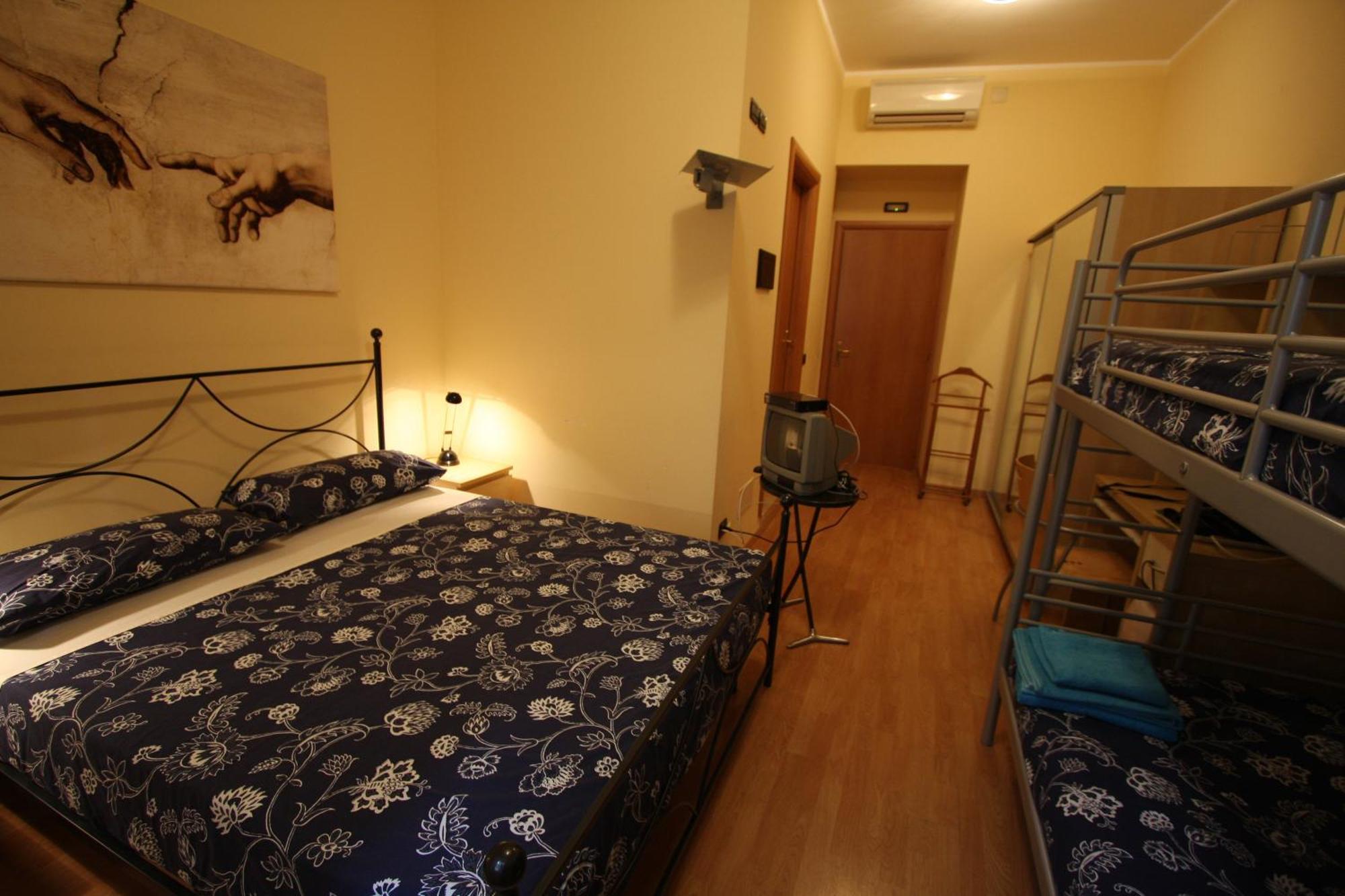 Bed And Breakfast Centrostorico Sarnico Bagian luar foto