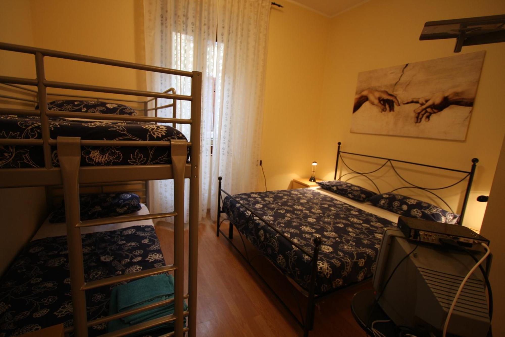 Bed And Breakfast Centrostorico Sarnico Bagian luar foto