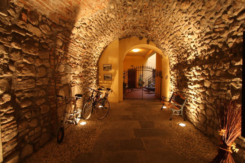Bed And Breakfast Centrostorico Sarnico Bagian luar foto