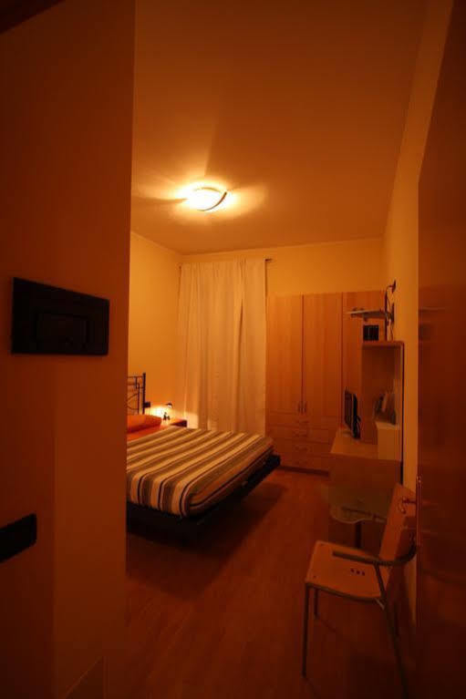 Bed And Breakfast Centrostorico Sarnico Bagian luar foto
