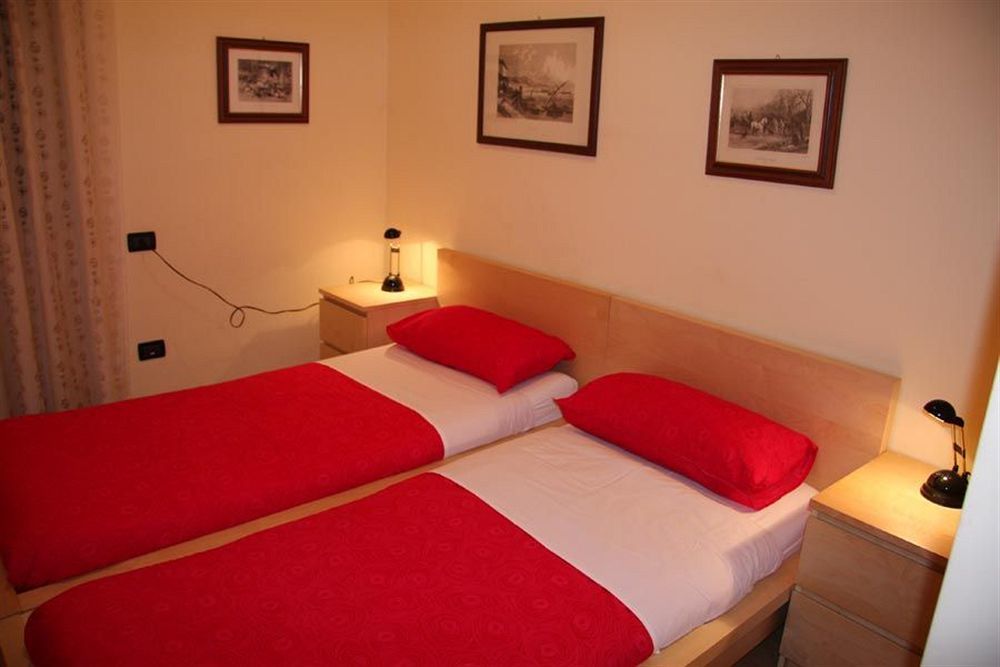 Bed And Breakfast Centrostorico Sarnico Bagian luar foto